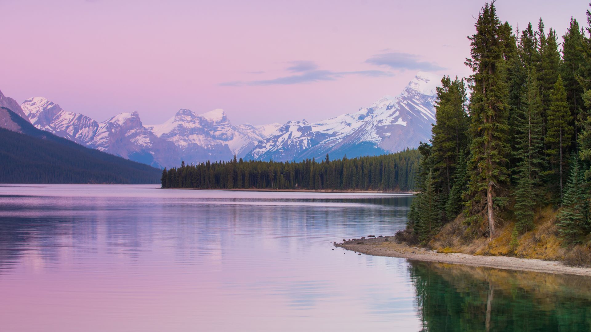 Nationalparks in Kanada erleben mit Bergen, Seen und wilder Natur