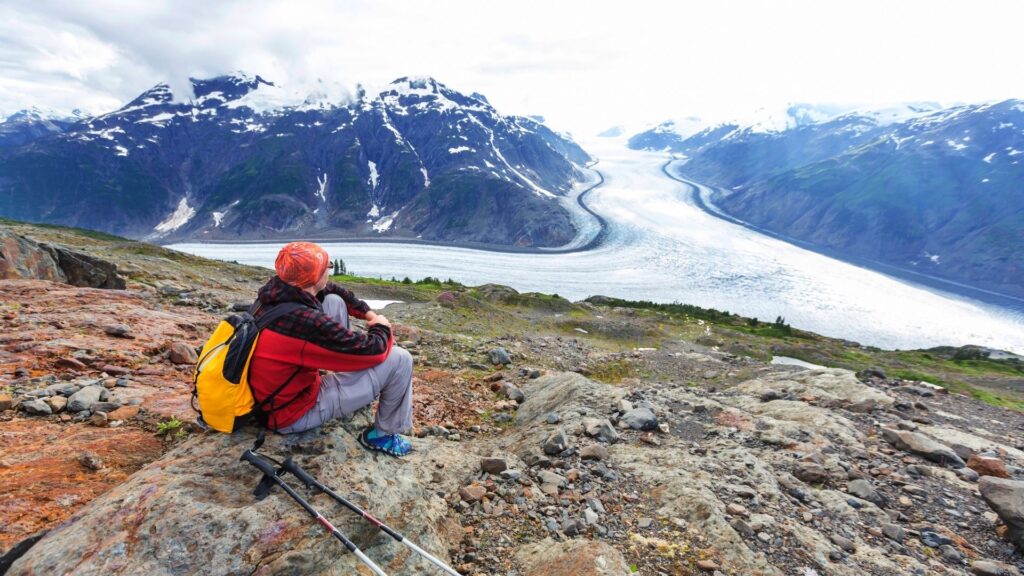 Wandern in British Columbia ist mehr als nur Fortbewegung – es ist ein Eintauchen in unberührte Natur, stille Bergseen, alte Wälder und dramatische Küstenlandschaften.