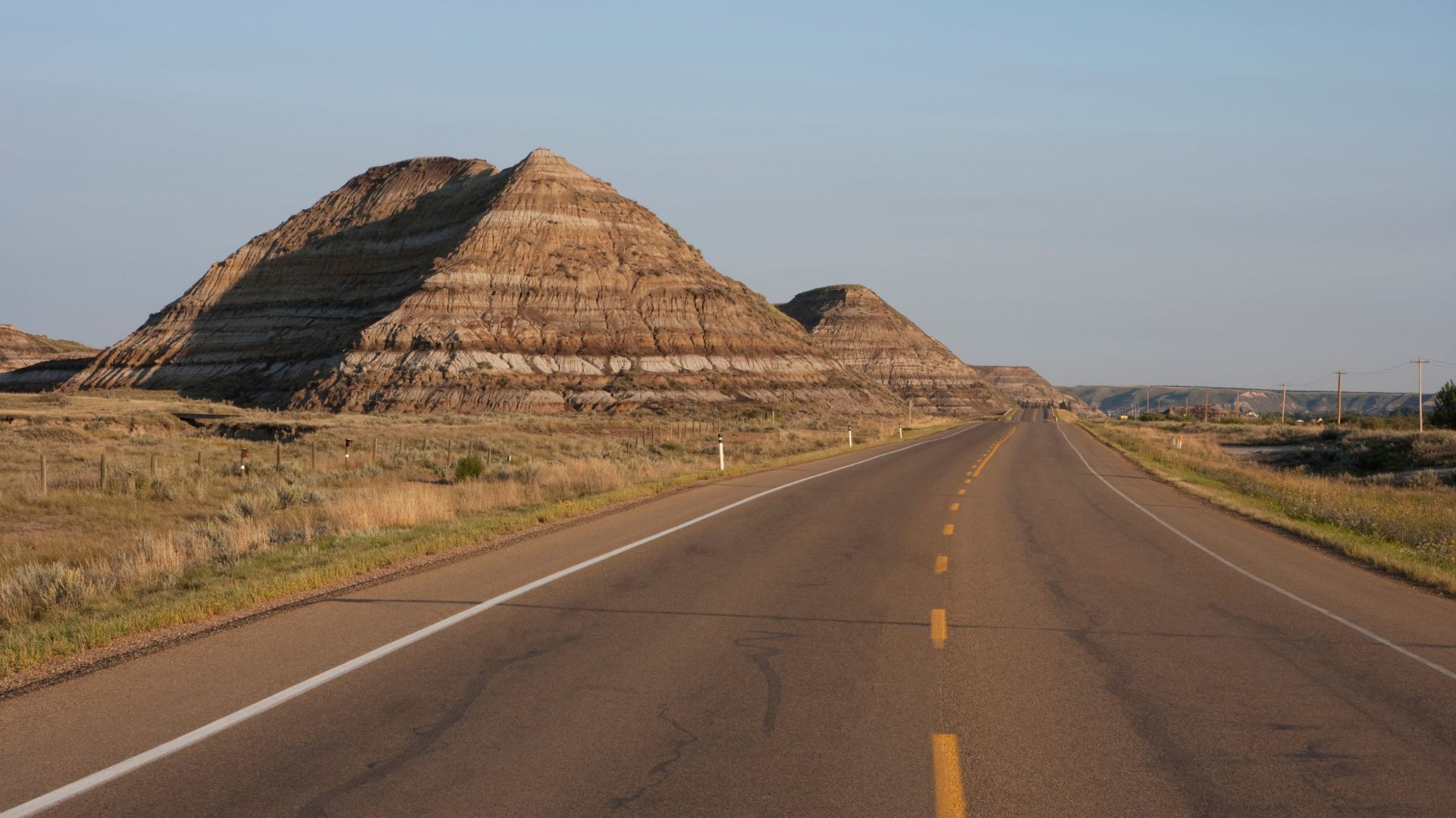Scenic Route in Kanada mit weiter Landschaft